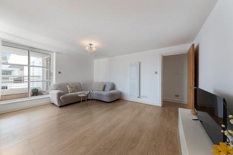 2 bedroom flat to rent, Barrier Point Road, London, E16