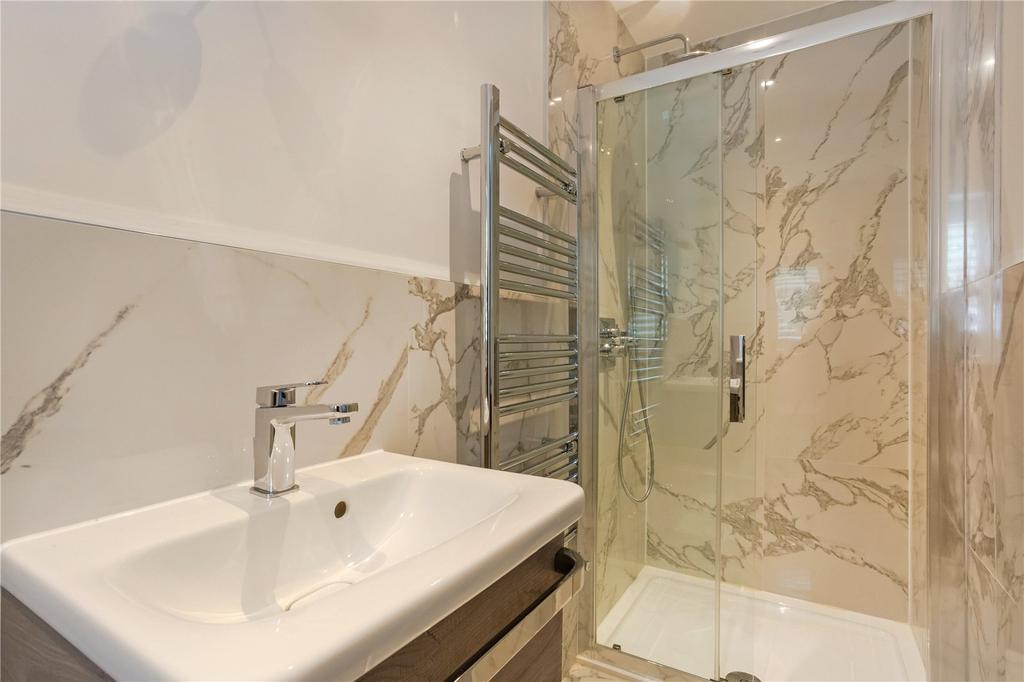 Bedroom Two En Suite