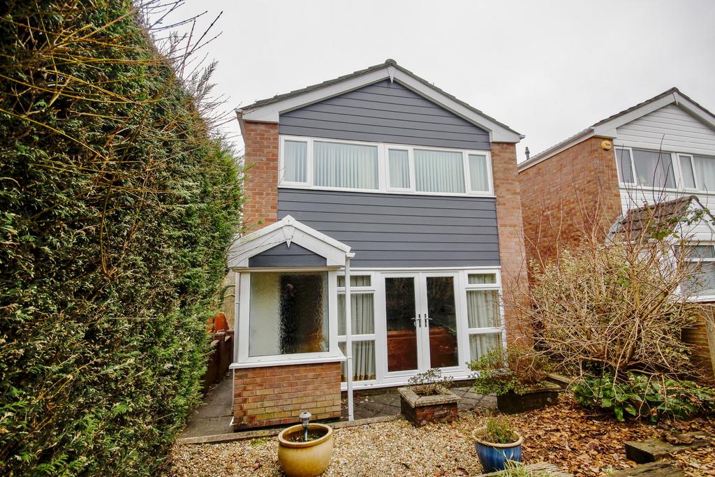 Sycamore Court, Woodfieldside, Blackwood 3 bed detached house £249,000
