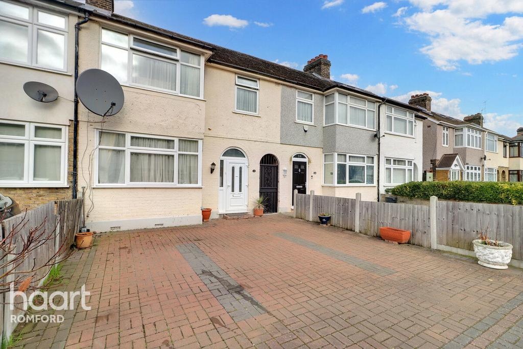 Bridport Avenue, Romford 3 bed terraced house £475,000