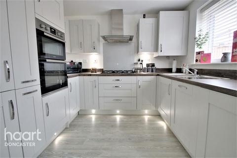 19 Cutter Lane, New Rossington, Doncaster, DN11 0HE