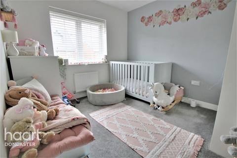 19 Cutter Lane, New Rossington, Doncaster, DN11 0HE