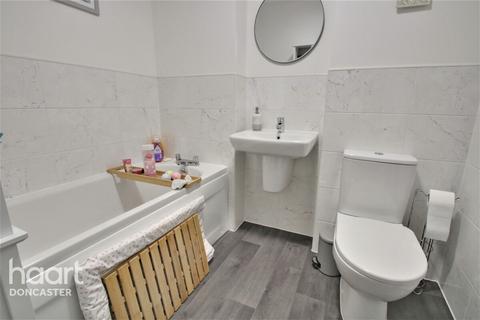 19 Cutter Lane, New Rossington, Doncaster, DN11 0HE
