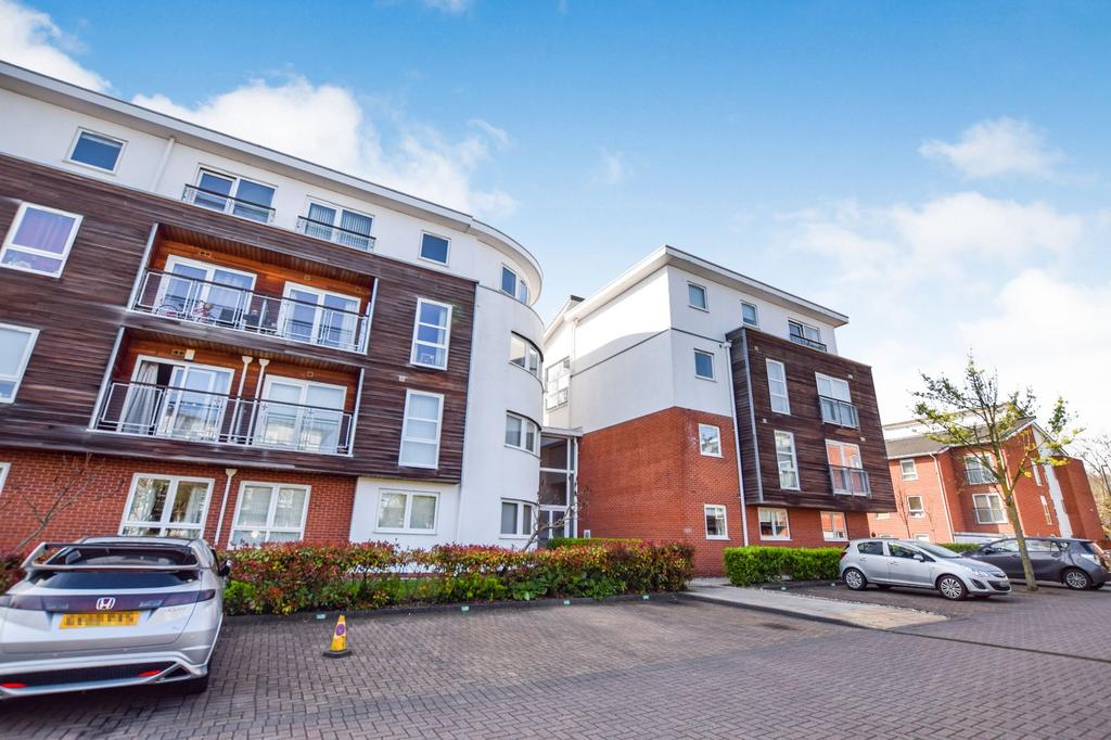 Romana Square, Timperley, Altrincham, Cheshire, WA14 2 bed apartment