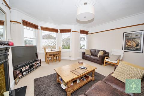 2 bedroom flat for sale, Harlech Road, Southgate, N14