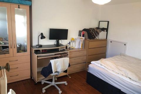 3 bedroom house share to rent - Lord Street