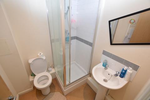 2 bedroom flat for sale, City View, Axon Place, Ilford, Essex, IG1