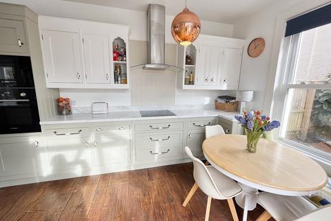 11 Rosebery Road, Bournemouth, BH5 2JH