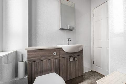2/10 Springfield Buildings, Edinburgh, EH6 5EG