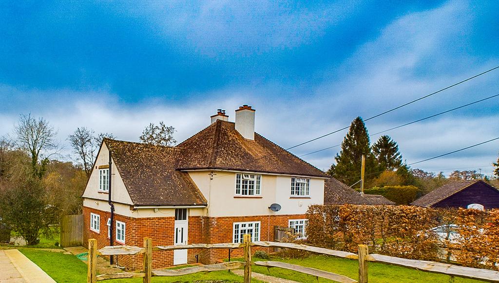 Mountfield, Robertsbridge, TN32 3 bed semidetached house £375,000