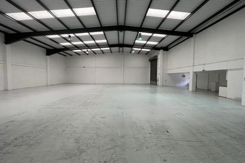 Warehouse to rent - 2B Roundways Industrial Estate, Elliot Road West Howe Industrial Estate, Bournemouth, BH11 8JJ