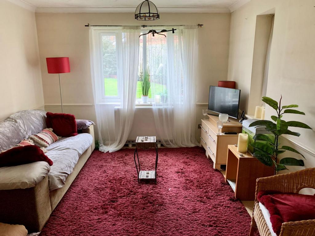 Lounge/dining area