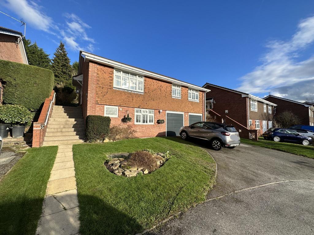 Grassholme Drive, Offerton, Stockport, SK2 4 bed detached house for