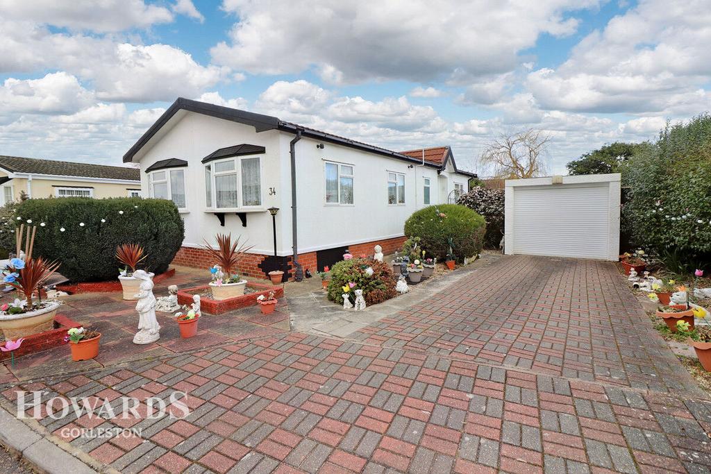 Sunninghill Close, Bradwell 2 bed park home for sale £150,000