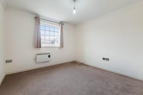 2 bedroom flat to rent, Queensberry Place, London