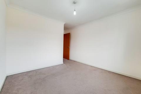 2 bedroom flat to rent, Queensberry Place, London