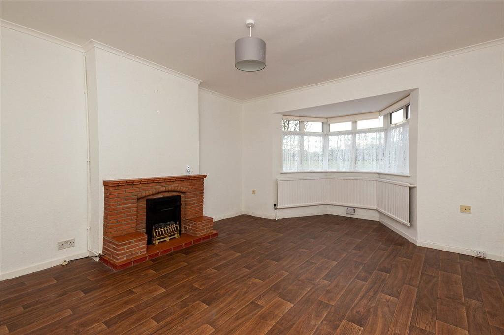 Foxcroft, St. Albans 2 bed bungalow £1,750 pcm (£404 pw)