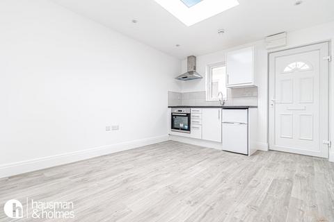 Studio to rent, Church Road, Hendon