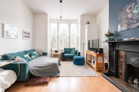 1 bedroom ground floor flat for sale - Mornington Road, Leytonstone, London, E11 3BG