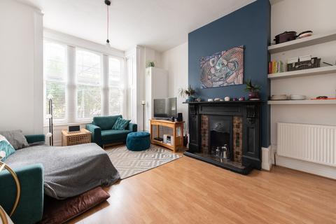1 bedroom ground floor flat for sale - Mornington Road, Leytonstone, London, E11 3BG