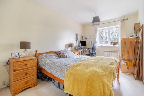 1 bedroom flat for sale, Puttocks Close, Haslemere, West Sussex, GU27