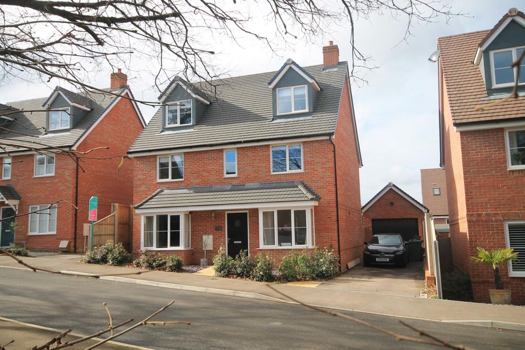 Brickwork Avenue, Liphook 5 bed detached house for sale £675,000