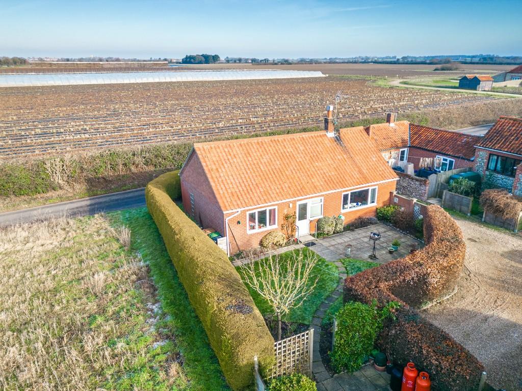Field Dalling 2 bed detached bungalow £395,000