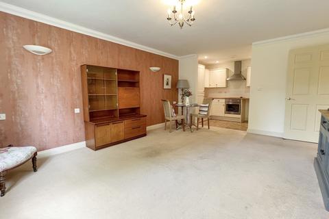 2 bedroom apartment for sale, Chantry Court, Westbury