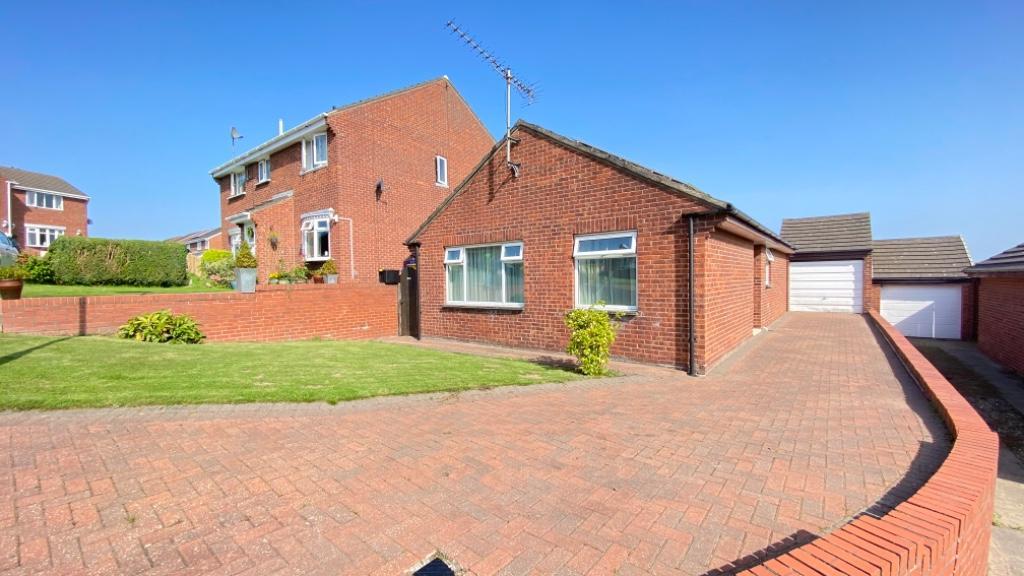 Manor Hall Close, Seaham SR7 3 bed detached bungalow £225,000