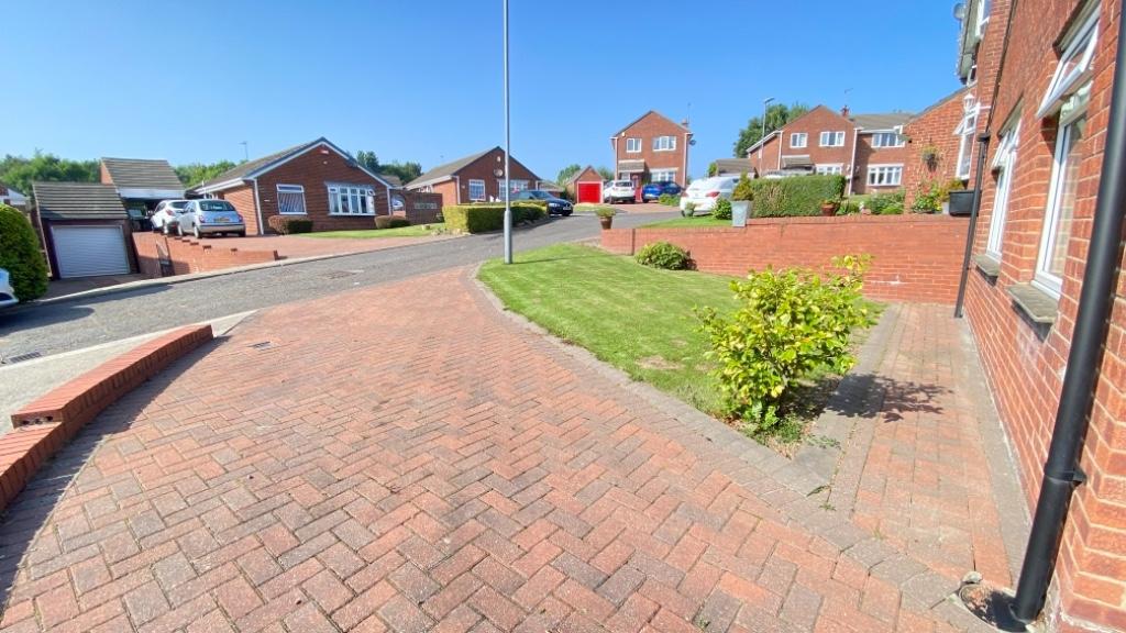 Manor Hall Close, Seaham SR7 3 bed detached bungalow £225,000