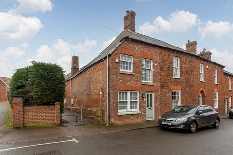 2 bedroom end of terrace house for sale - Horslow Street, Potton