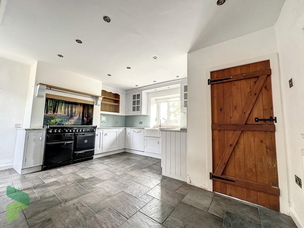 Dining kitchen