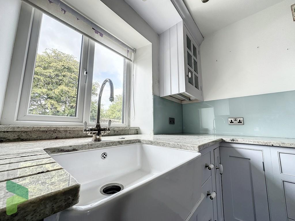 Kitchen butlers sink