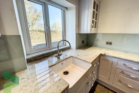 69 Blacksnape Road, Hoddlesden, Darwen, BB3 3PN