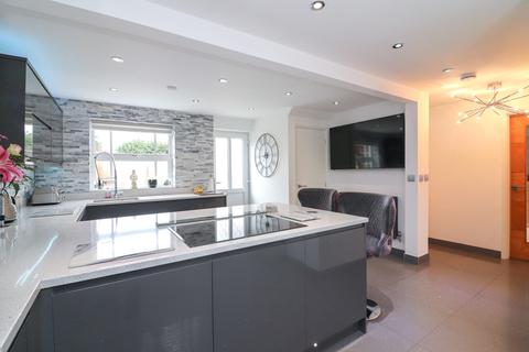5 Fox Close, Sutton Coldfield, B75 7JG