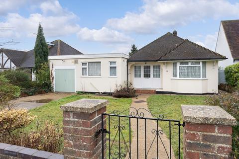 10 Hillside Gardens, Brockham, Betchworth, RH3 7EW