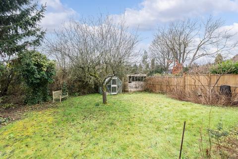 10 Hillside Gardens, Brockham, Betchworth, RH3 7EW