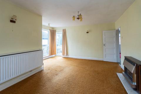 10 Hillside Gardens, Brockham, Betchworth, RH3 7EW