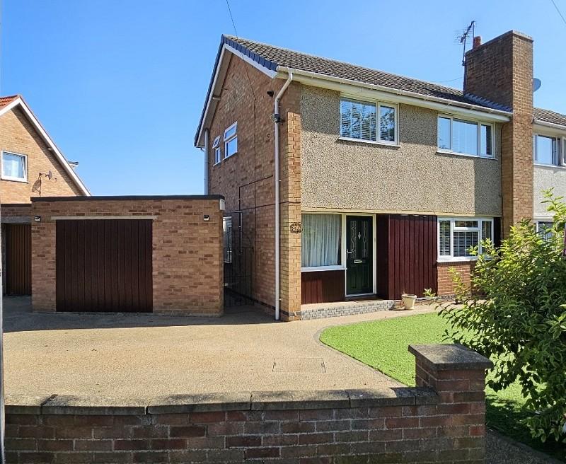 Cedar Way, Wellingborough... 3 bed semidetached house £280,000