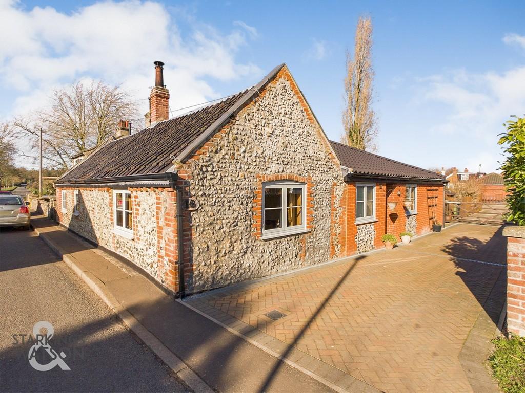 Hollow Hill Road, Ditchingham, Bungay 4 bed detached bungalow for sale