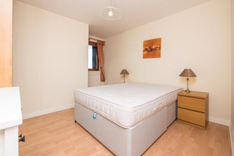 2 bedroom flat to rent, St Stephen Street, Edinburgh, EH3