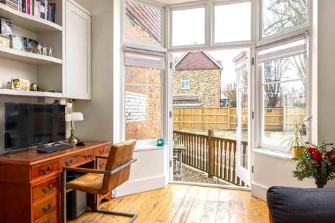 Flat 2, 15 Hampton Road, Twickenham, TW2 5QE
