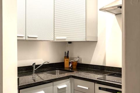 Flat 2, 15 Hampton Road, Twickenham, TW2 5QE