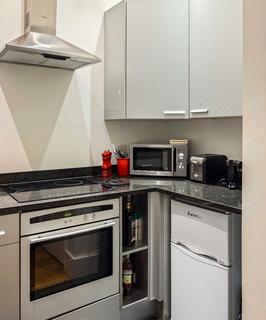 Flat 2, 15 Hampton Road, Twickenham, TW2 5QE