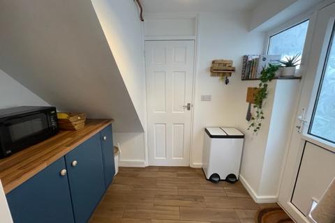 5 The Bryn, Trethomas, Caerphilly, CF83 8GL
