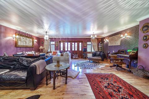 4 bedroom detached house for sale - Great West Road, Osterley, Isleworth, TW7