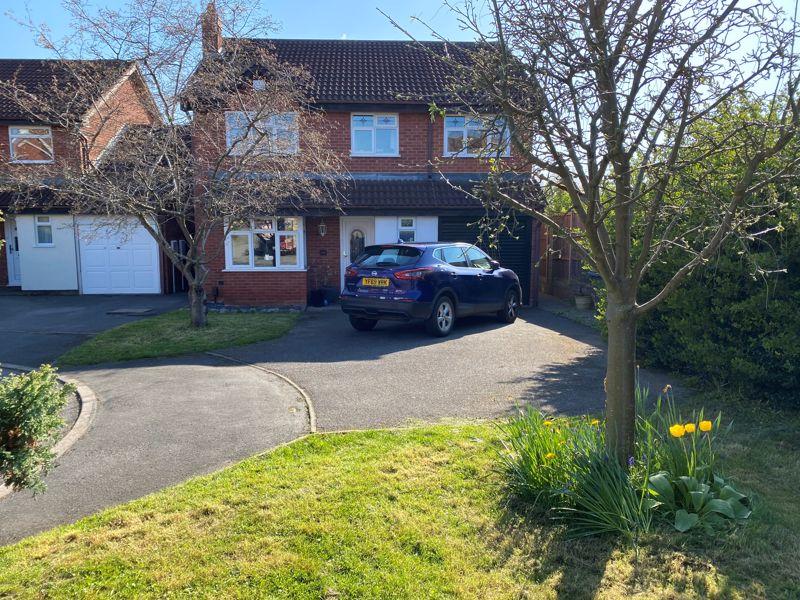 Crediton Close, Horeston Grange, Nuneaton 5 bed detached house for sale