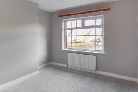 3 bedroom semi-detached house for sale - Briarwood Avenue, Riddlesden, Keighley, West Yorkshire, BD20