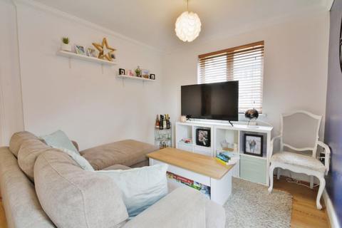 9 Wise Close, Swindon, SN2 7LT