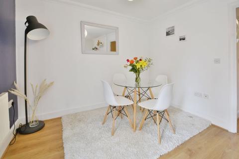 9 Wise Close, Swindon, SN2 7LT